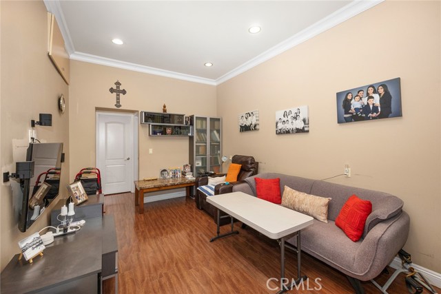 Detail Gallery Image 41 of 63 For 10610 Oak Tree Way, Sunland,  CA 91040 - 5 Beds | 4 Baths