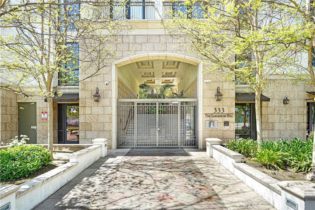 333 N Hill Avenue #203