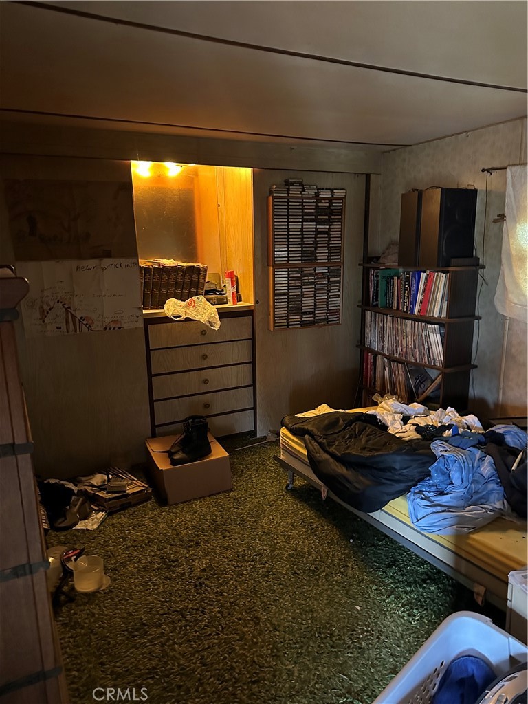 https://media.crmls.org/medias/ed042aa4-3cd9-4032-9af0-ab60a30849d4.jpg?preset=X-Large