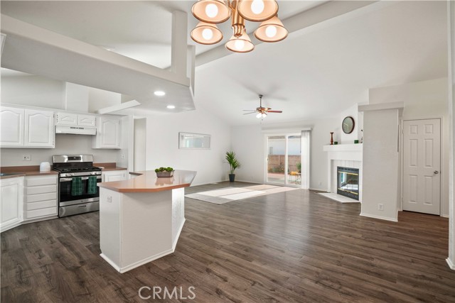 Detail Gallery Image 11 of 28 For 20208 Northcliff Dr, Canyon Country,  CA 91351 - 2 Beds | 2 Baths