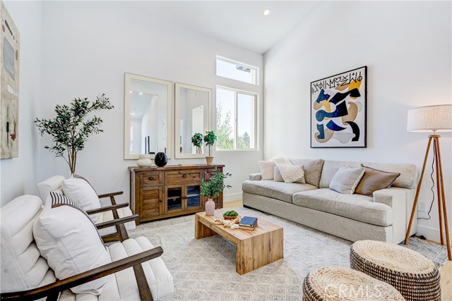 High vaulted ceilings; media outlets are pre-wired High vaulted ceilings; media outlets are pre-wired