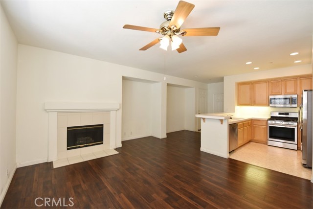 16 Leucadia, Irvine CA: https://media.crmls.org/medias/ed06c307-1626-4c4b-b0e3-e074981c8716.jpg