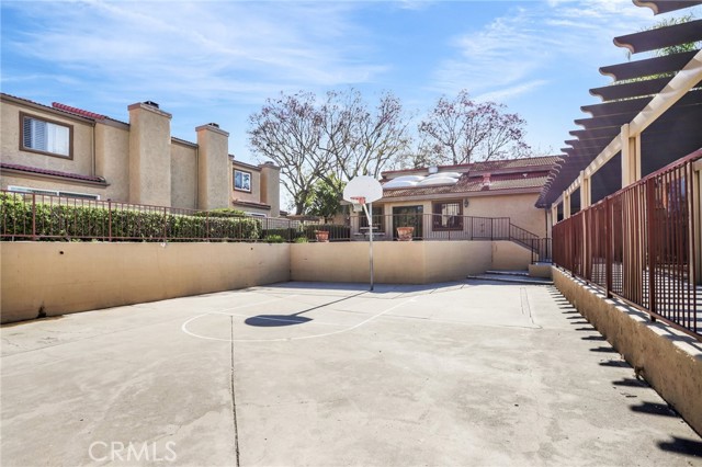 Detail Gallery Image 35 of 38 For 2766 via Hacienda #102,  Fullerton,  CA 92835 - 3 Beds | 2/1 Baths