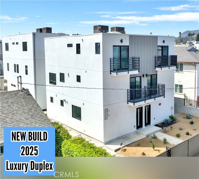 Detail Gallery Image 3 of 39 For 1215 N. Kingsley Dr #1215 1/2,  Los Angeles,  CA 90029 - 4 Beds | 4/1 Baths