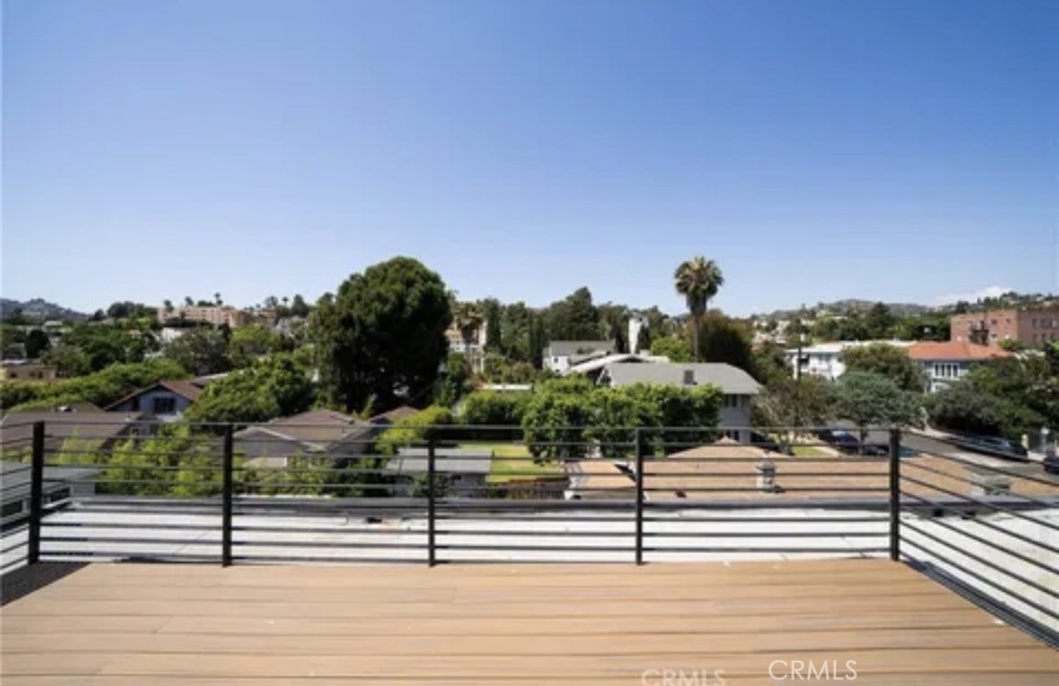 https://media.crmls.org/medias/ed08b3a6-03c6-4069-825d-858777051281.jpg?preset=X-Large