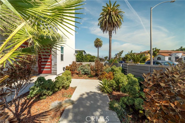 Detail Gallery Image 21 of 21 For 2101 Clyde #2103 1/2,  Los Angeles,  CA 90016 - 3 Beds | 3 Baths