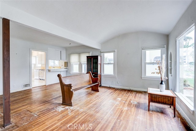 Detail Gallery Image 12 of 16 For 222 Avenue D, Redondo Beach,  CA 90277 - 3 Beds | 2/1 Baths