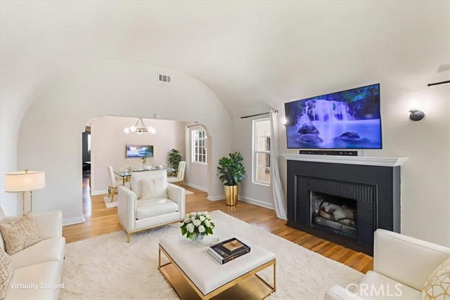 Detail Gallery Image 4 of 20 For 7519 La Salle Ave, Los Angeles,  CA 90047 - – Beds | – Baths