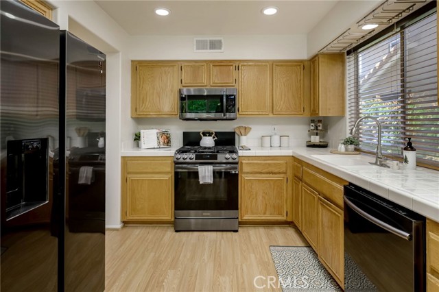 Detail Gallery Image 16 of 36 For 8314 E Quiet Canyon Ct, Anaheim Hills,  CA 92808 - 3 Beds | 2/1 Baths