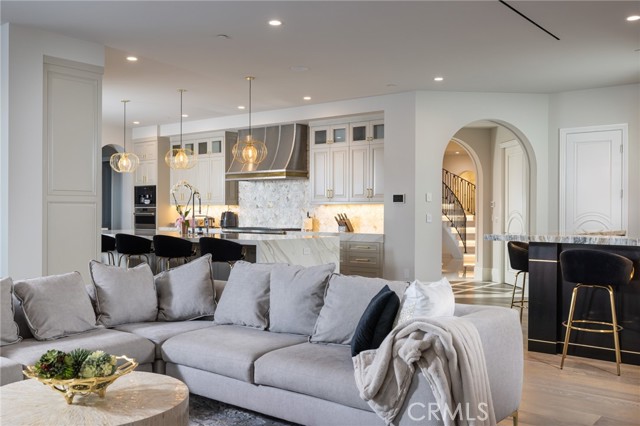 Detail Gallery Image 12 of 23 For 28 Tide Watch, Newport Coast,  CA 92657 - 6 Beds | 6/2 Baths