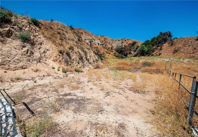 3597 Shaw Ranch Road, Pasadena CA: https://media.crmls.org/medias/ed0d0a31-5d74-4ae7-9c1b-e59652b1944b.jpg