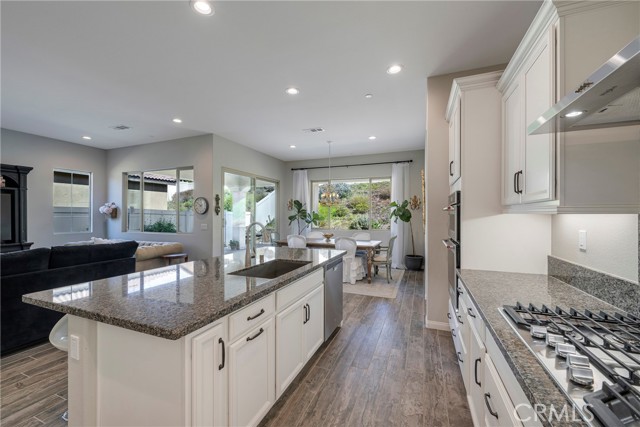 Detail Gallery Image 6 of 66 For 11976 Discovery Ct, Corona,  CA 92883 - 2 Beds | 2 Baths