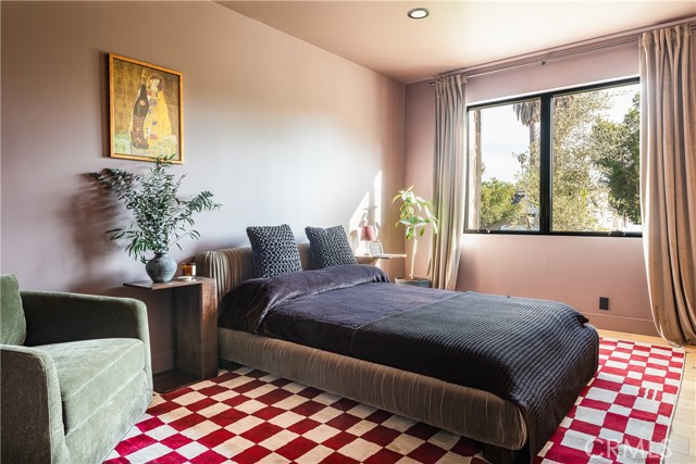 Detail Gallery Image 32 of 65 For 15719 Hartsook St, Encino,  CA 91436 - 4 Beds | 4/1 Baths