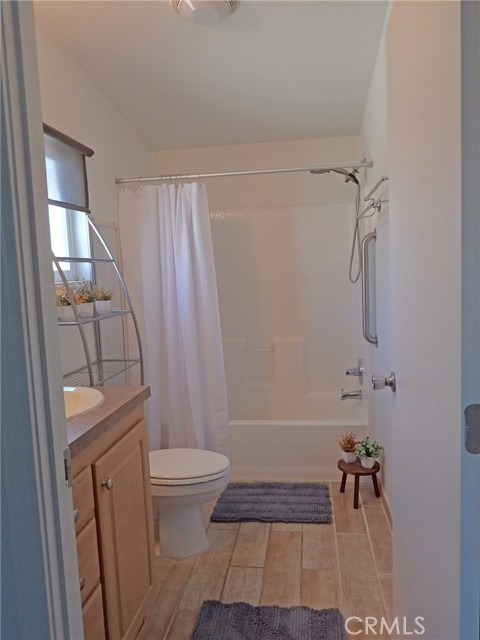 Detail Gallery Image 14 of 51 For 4 Oxford Way, Northridge,  CA 91324 - 2 Beds | 2 Baths