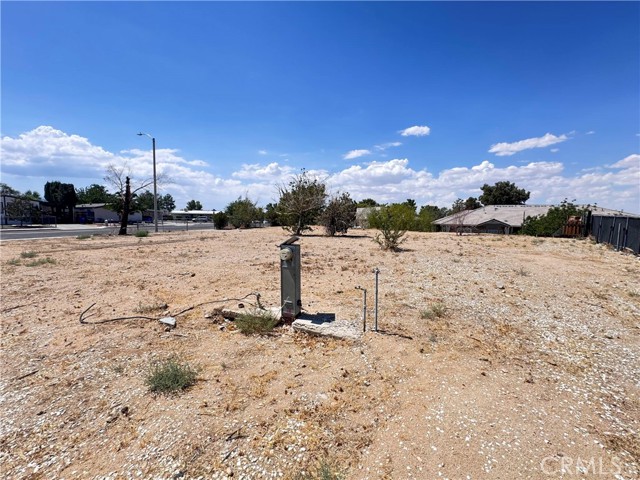 16740 Pebble Beach Drive, Victorville CA: https://media.crmls.org/medias/ed0f21c8-e5af-40d5-8913-5340f593d4e0.jpg