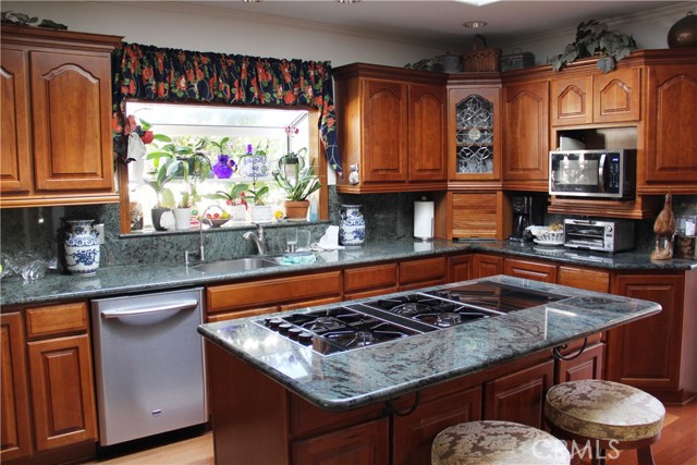 Remodeled Kitchen, granite counter tops