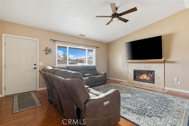 Detail Gallery Image 7 of 37 For 18250 Preston St, Hesperia,  CA 92345 - 3 Beds | 2 Baths