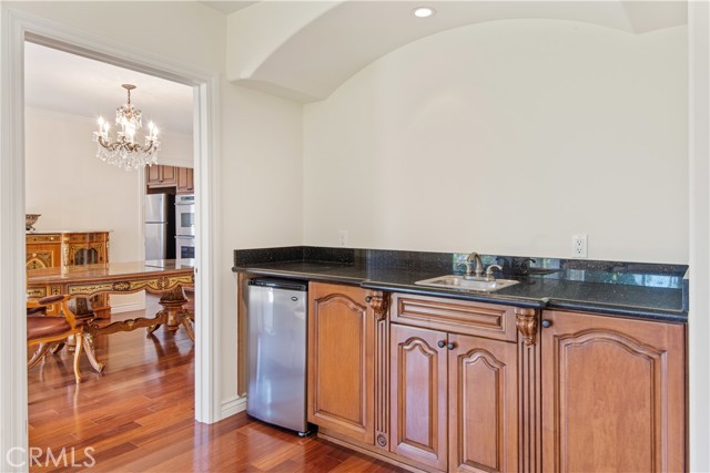 6966 Crest Road, Rancho Palos Verdes CA: https://media.crmls.org/medias/ed11a96f-0244-431b-b166-615a3c1e9e68.jpg