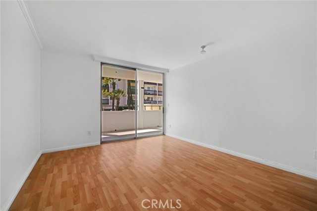 Detail Gallery Image 32 of 42 For 5339 Newcastle Ave #112,  Encino,  CA 91316 - 3 Beds | 2 Baths