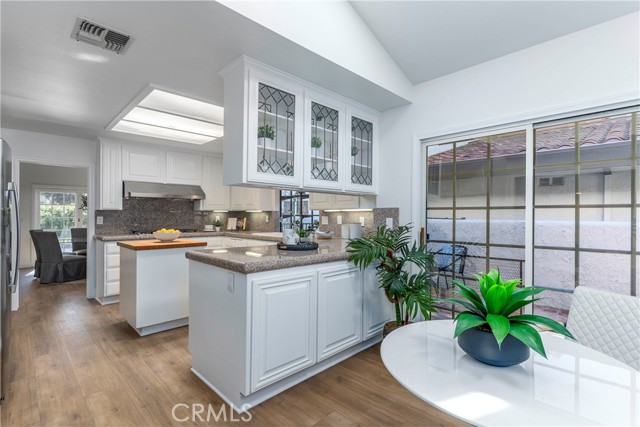 Detail Gallery Image 5 of 42 For 24412 Voltara Ct, Calabasas,  CA 91302 - 4 Beds | 4 Baths