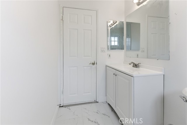 Detail Gallery Image 32 of 39 For 8443 Remmet, Canoga Park,  CA 91304 - 3 Beds | 2 Baths