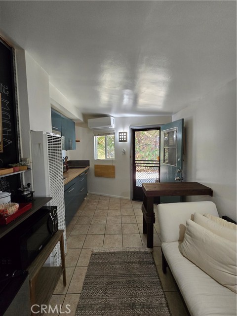 Detail Gallery Image 9 of 14 For 5710 1/2 Vineland Ave, North Hollywood,  CA 91601 - 1 Beds | 1 Baths