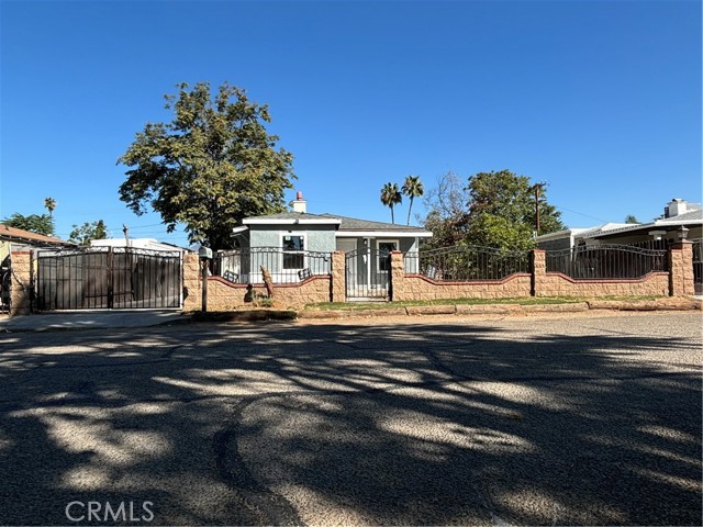 Detail Gallery Image 1 of 3 For 25170 Elmo Dr, San Bernardino,  CA 92404 - 2 Beds | 1 Baths