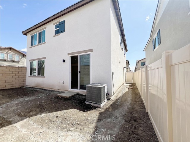 Detail Gallery Image 28 of 31 For 16068 Olivas Ln, Fontana,  CA 92336 - 4 Beds | 2/1 Baths