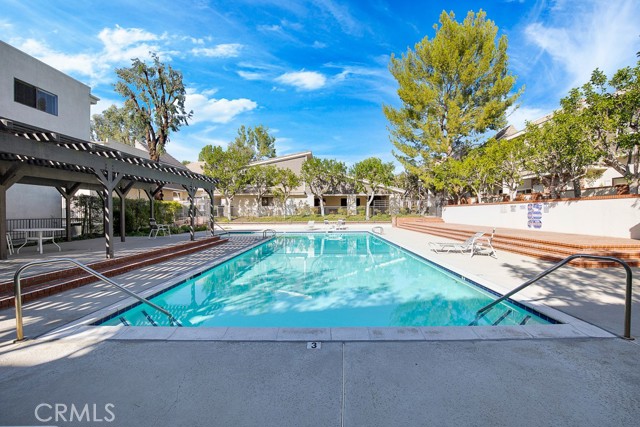 10201 Mason Avenue, Chatsworth CA: https://media.crmls.org/medias/ed1607af-42c7-496b-9b60-1457ceb14bea.jpg
