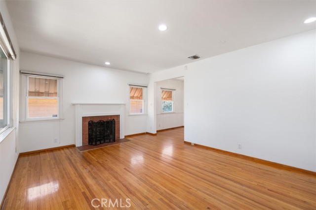 Detail Gallery Image 6 of 21 For 5623 Cedros Ave, Sherman Oaks,  CA 91411 - 3 Beds | 1 Baths