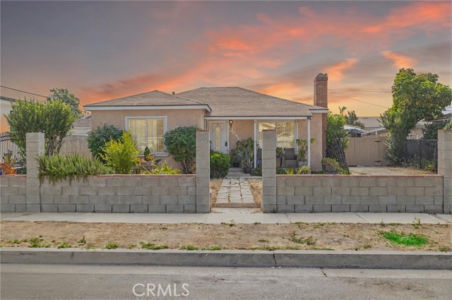 8054 Rhodes Avenue, North Hollywood CA: https://media.crmls.org/medias/ed170863-0bfe-4faf-8379-2c397aa6c6c9.jpg