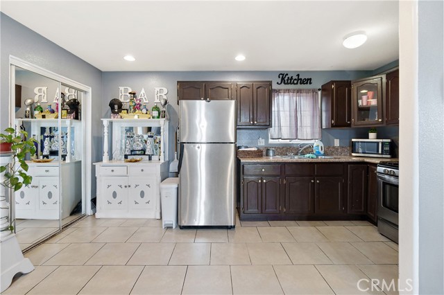 1301 E Pacific Coast, Wilmington CA: https://media.crmls.org/medias/ed1735aa-e125-425e-bd9a-af21d46bbb07.jpg