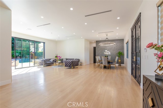 Detail Gallery Image 23 of 70 For 7714 Lasaine Ave, Northridge,  CA 91325 - 3 Beds | 4 Baths