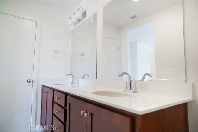 Detail Gallery Image 9 of 14 For 142 Ornelas Trail Ln, Merced,  CA 95341 - 3 Beds | 2/1 Baths