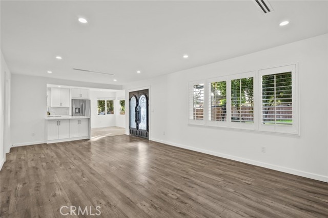 4718 La Crescenta Avenue, La Crescenta CA: https://media.crmls.org/medias/ed18256b-b979-47cb-aad1-b4cc67f7c0b2.jpg