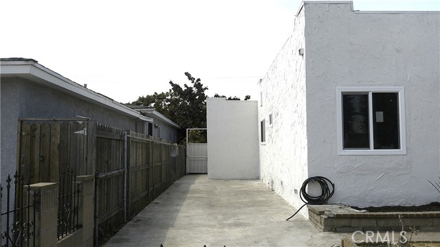 Detail Gallery Image 2 of 14 For 1618 E Sandison St, Wilmington,  CA 90744 - 3 Beds | 1 Baths