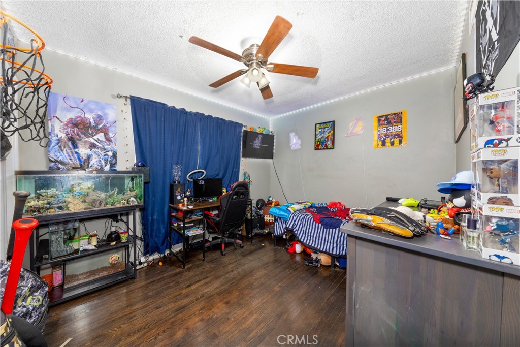 https://media.crmls.org/medias/ed18e695-65f1-49aa-a547-7b99dc84bdac.jpg?preset=X-Large