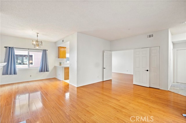 Detail Gallery Image 3 of 36 For 1505 S Atlantic #E,  Alhambra,  CA 91803 - 2 Beds | 2/1 Baths