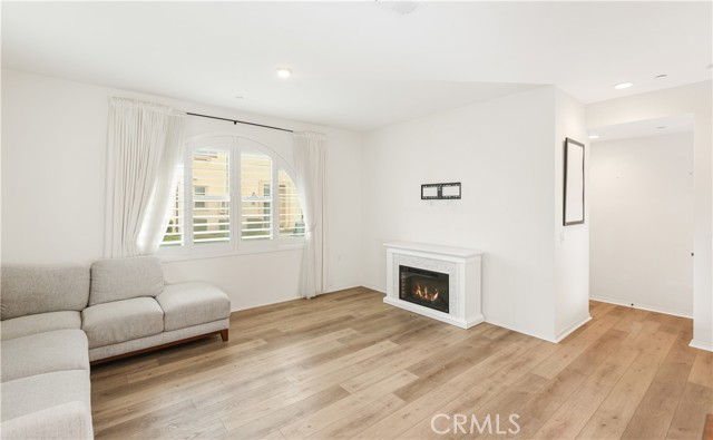 Detail Gallery Image 13 of 44 For 2818 E Berry Loop Privado #76,  Ontario,  CA 91761 - 2 Beds | 2/1 Baths