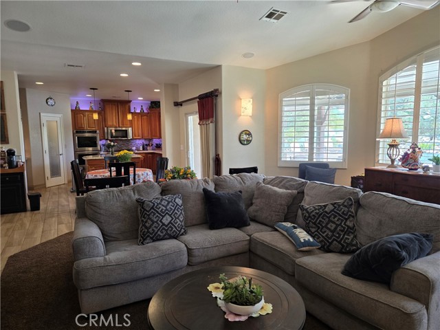 Detail Gallery Image 10 of 47 For 42036 Desert Sage Ave, Lancaster,  CA 93536 - 5 Beds | 3 Baths