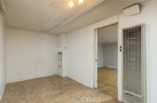 4608 Dyer Street, La Crescenta CA: https://media.crmls.org/medias/ed1a3a4c-f646-4241-b677-56000d0735be.jpg