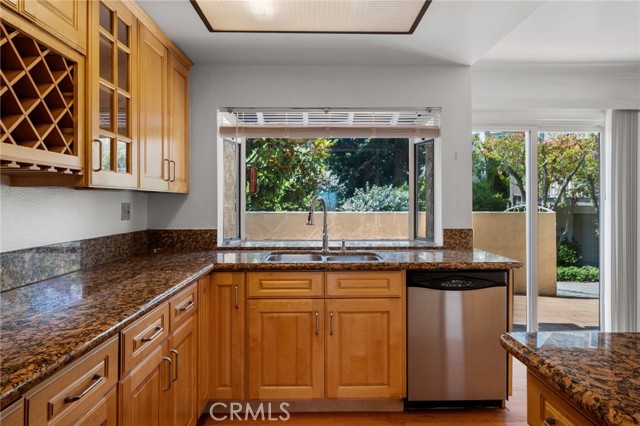 54 Hilltop Circle, Rancho Palos Verdes CA: https://media.crmls.org/medias/ed1b6a17-20fd-45ef-8ced-553ba1ac9387.jpg