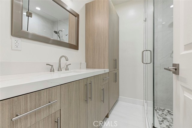 Detail Gallery Image 18 of 26 For 13327 Strathern St, North Hollywood,  CA 91605 - 3 Beds | 2 Baths