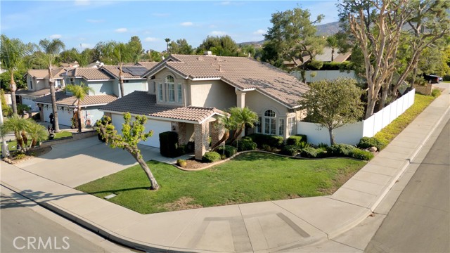 Detail Gallery Image 3 of 39 For 13027 Edgebrook Dr, Corona,  CA 92883 - 4 Beds | 2/1 Baths