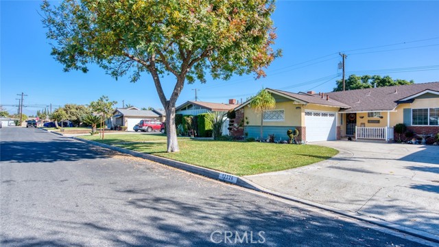 Detail Gallery Image 24 of 25 For 12226 Gneiss Ave, Downey,  CA 90242 - 3 Beds | 2 Baths