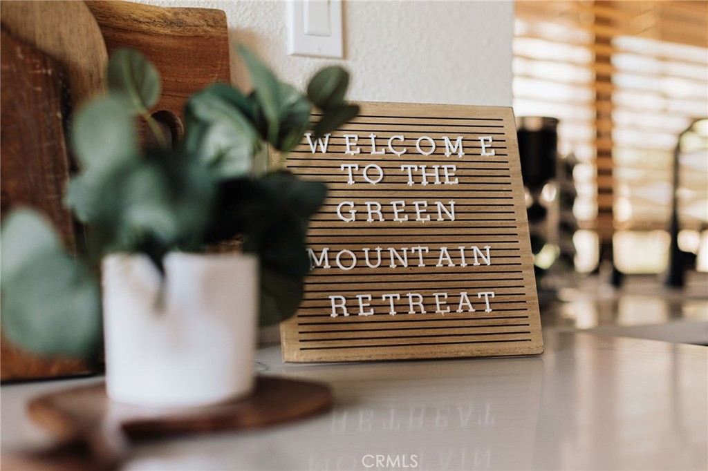 https://media.crmls.org/medias/ed1f6951-9451-4b01-9455-5092d94d5de6.jpg?preset=X-Large
