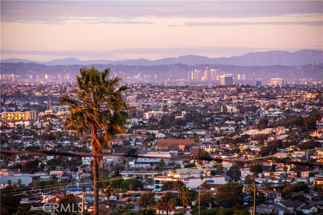 Detail Gallery Image 33 of 48 For 229 via Pasqual, Redondo Beach,  CA 90277 - 4 Beds | 4 Baths