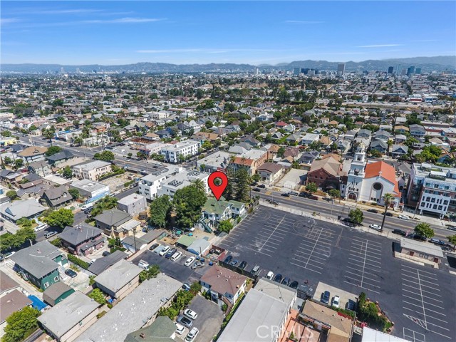 1470 W Adams Boulevard, Los Angeles CA: https://media.crmls.org/medias/ed20a4a9-f6dc-472c-acf9-c26661b45bae.jpg