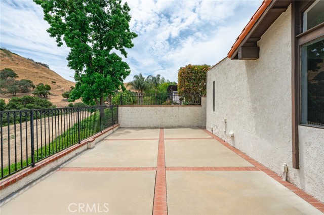 15539 Feldspar Drive, Chino Hills CA: https://media.crmls.org/medias/ed215e5b-ec13-44a5-b63a-fe0e73fc2a2a.jpg
