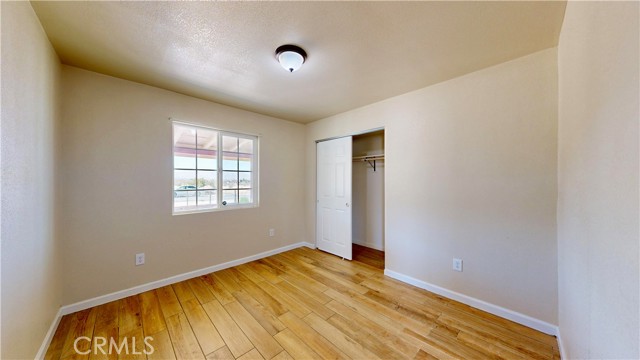 24254 Yucca Loma Road, Apple Valley CA: https://media.crmls.org/medias/ed22ab43-35cd-471f-90ba-c0be175857be.jpg